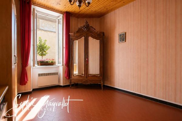 MARSEILLE 4ème – Appartement T2 Bis de caractère avec alcôve, terrasse et caves