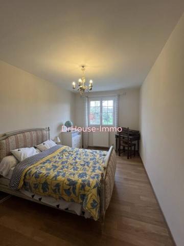 Maison à vendre 6 pièces de 217 m²