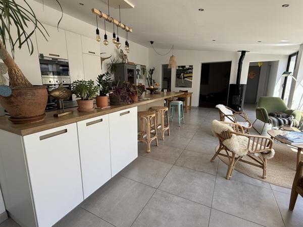 La Rochelle (17000) Maison plain-pied 165m2 (dont 24m2 en étage), 3 chambres, patio et garage