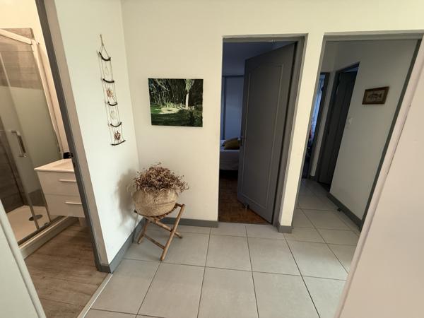 La Rochelle (17000) Maison plain-pied 165m2 (dont 24m2 en étage), 3 chambres, patio et garage