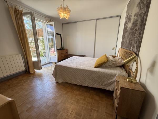 La Rochelle (17000) Maison plain-pied 165m2 (dont 24m2 en étage), 3 chambres, patio et garage