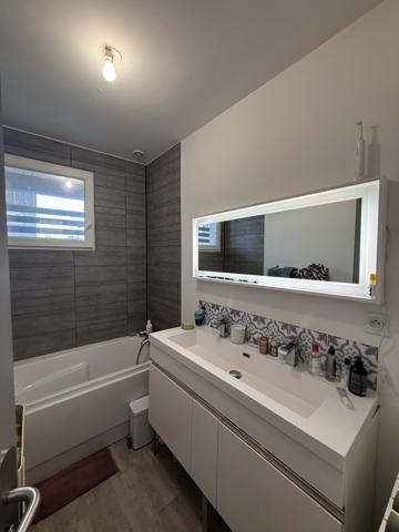 La Rochelle (17000) Maison plain-pied 165m2 (dont 24m2 en étage), 3 chambres, patio et garage