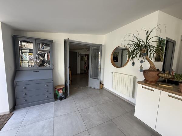 La Rochelle (17000) Maison plain-pied 165m2 (dont 24m2 en étage), 3 chambres, patio et garage