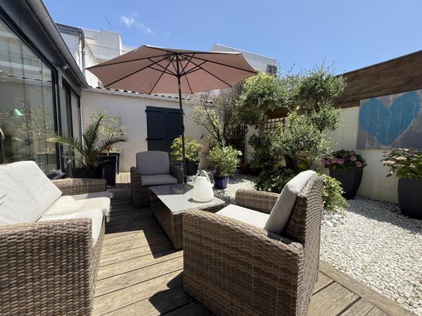 La Rochelle (17000) Maison plain-pied 165m2 (dont 24m2 en étage), 3 chambres, patio et garage