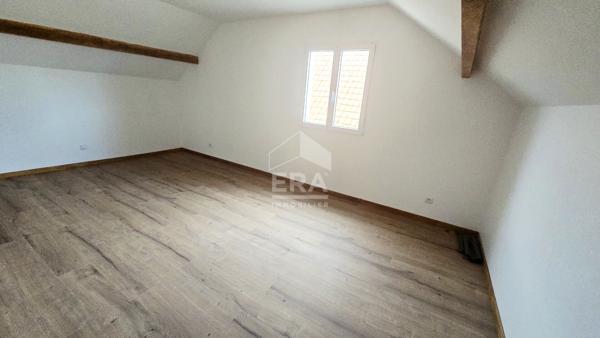 Maison 6 pièce(s) 185 m2 Secteur calme AXE LA FERE-LAON