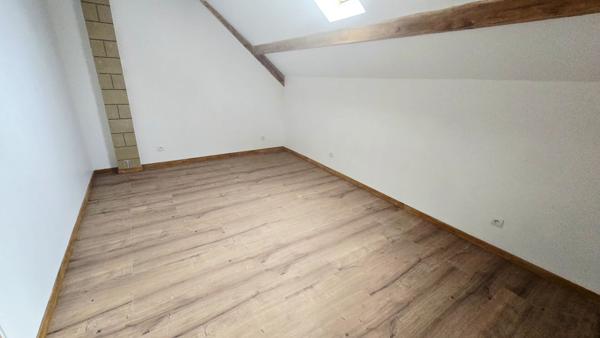Maison 6 pièce(s) 185 m2 Secteur calme AXE LA FERE-LAON