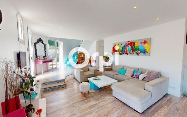 Maison à vendre    6 pièces • 135 m2 Carqueiranne