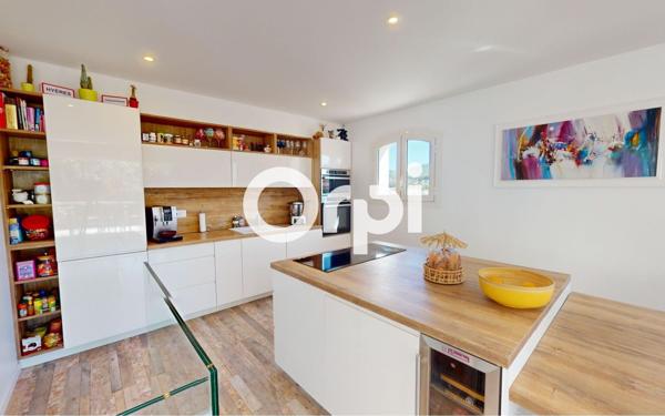 Maison à vendre    6 pièces • 135 m2 Carqueiranne