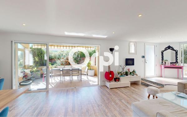 Maison à vendre    6 pièces • 135 m2 Carqueiranne