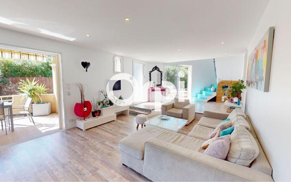 Maison à vendre    6 pièces • 135 m2 Carqueiranne