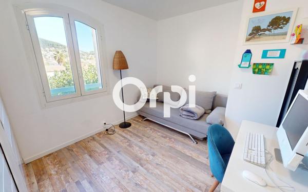 Maison à vendre    6 pièces • 135 m2 Carqueiranne