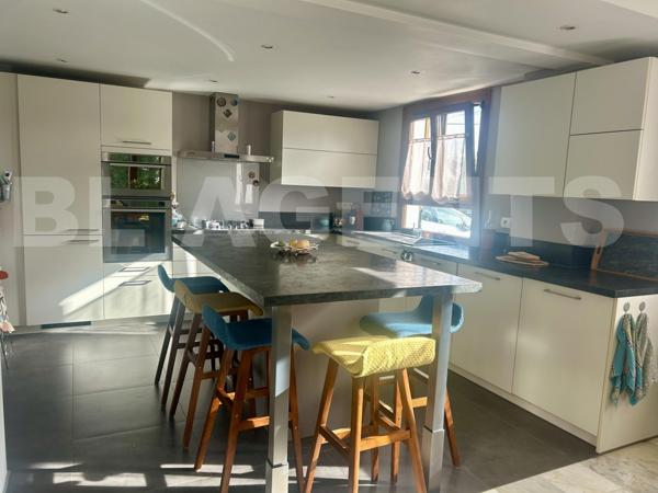 Maison familiale 228 m² avec jardin arboré – Trilport