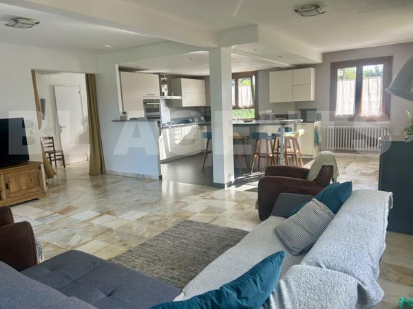 Maison familiale 228 m² avec jardin arboré – Trilport