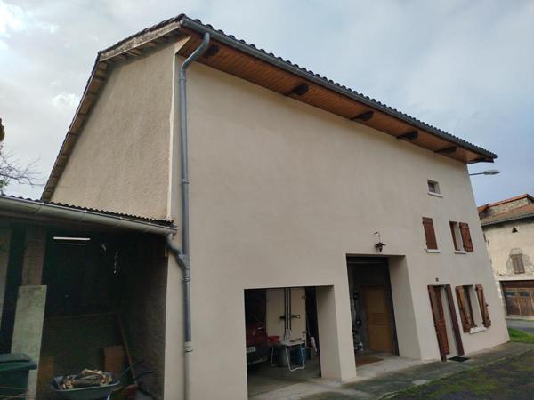 Maison de rénovation récente avec jardin