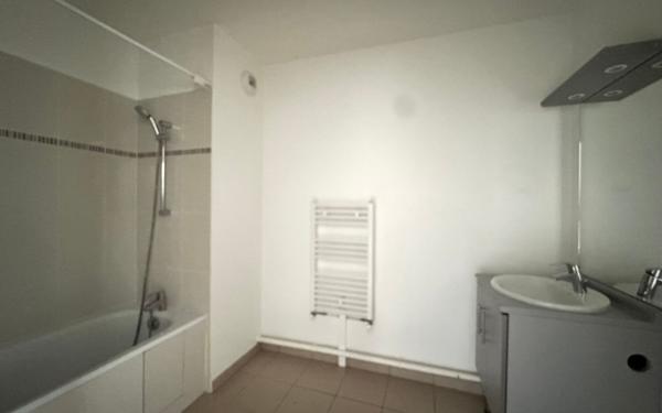 Appartement à louer    3 pièces • 54,61 m2 Dammarie-les-Lys