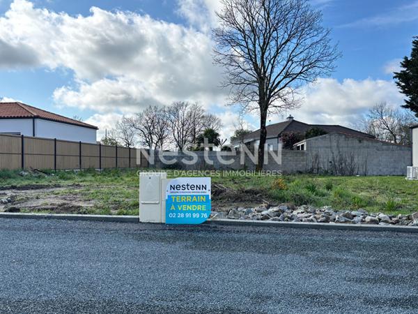 Terrain viabilisé, au calme, bourg de la Chevroliere