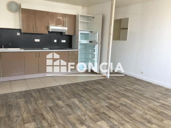 Location Appartement 2 pièces 42 m² - 95 RUE JEAN JAURES Rochefort 17300