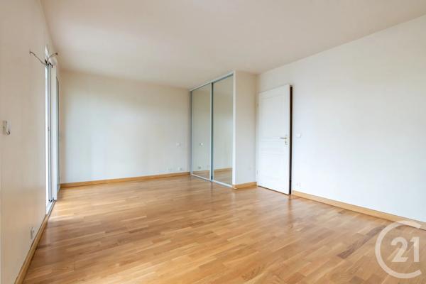 Appartement F4 à vendre  5 pièces - 108,20 m 2   LA VARENNE ST HILAIRE  - 94