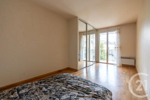 Appartement F4 à vendre  5 pièces - 108,20 m 2   LA VARENNE ST HILAIRE  - 94