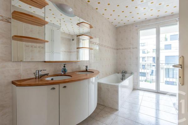 Appartement F4 à vendre  5 pièces - 108,20 m 2   LA VARENNE ST HILAIRE  - 94