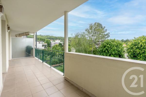Appartement F4 à vendre  5 pièces - 108,20 m 2   LA VARENNE ST HILAIRE  - 94