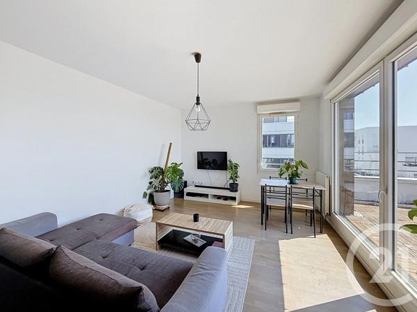 Appartement à vendre  3 pièces - 63,77 m 2   VITRY SUR SEINE  - 94