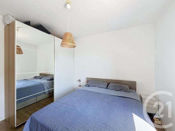 Appartement à vendre  3 pièces - 63,77 m 2   VITRY SUR SEINE  - 94