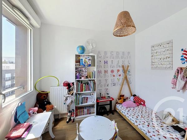 Appartement à vendre  3 pièces - 63,77 m 2   VITRY SUR SEINE  - 94