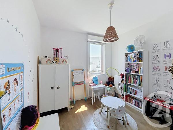 Appartement à vendre  3 pièces - 63,77 m 2   VITRY SUR SEINE  - 94