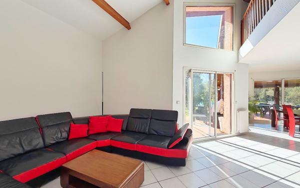 Maison à vendre    5 pièces • 185 m2 Tournefeuille