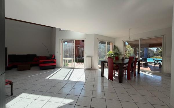 Maison à vendre    5 pièces • 185 m2 Tournefeuille