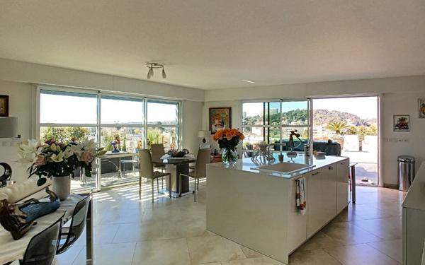 Appartement à vendre    4 pièces • 107,03 m2 Cagnes-sur-Mer