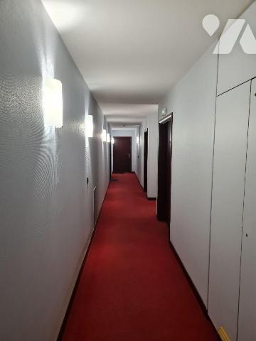 A 15mn à pied de la gare de Melun, venez visiter ce bel appartement de type T2 situé au premier...