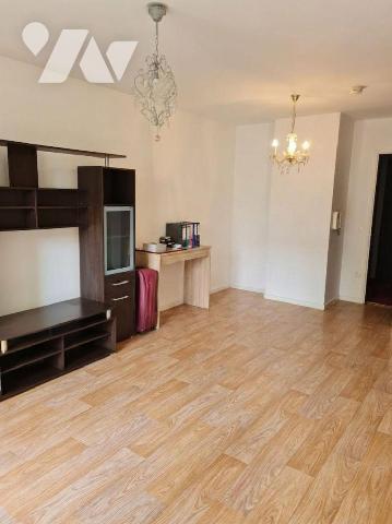 A 15mn à pied de la gare de Melun, venez visiter ce bel appartement de type T2 situé au premier...