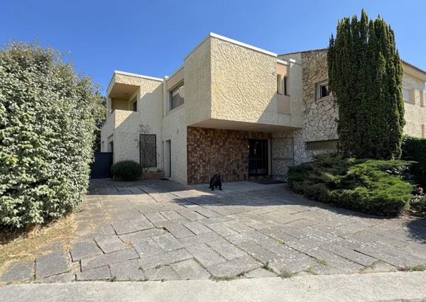 Villa d’architecte des années 70 à Bouc Bel Air