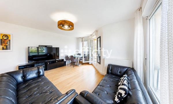 Appartement
         4 pièces
        - 77 m² 269 000 € *