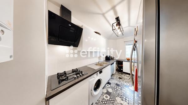 Appartement
         4 pièces
        - 77 m² 269 000 € *