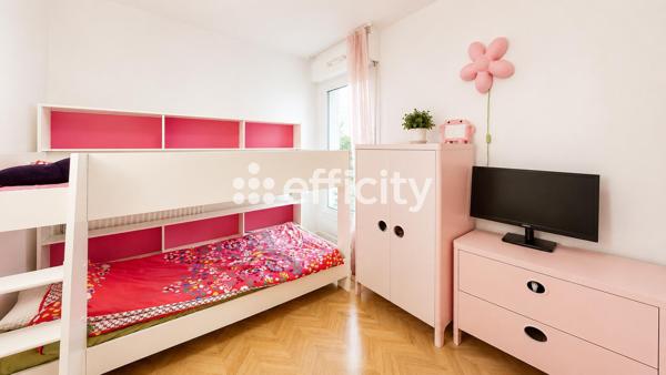 Appartement
         4 pièces
        - 77 m² 269 000 € *
