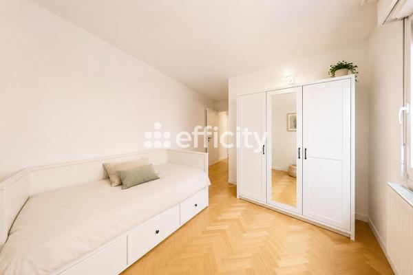 Appartement
         4 pièces
        - 77 m² 269 000 € *