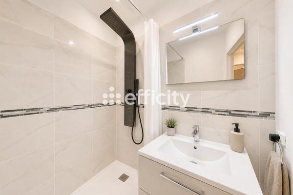 Appartement
         4 pièces
        - 77 m² 269 000 € *