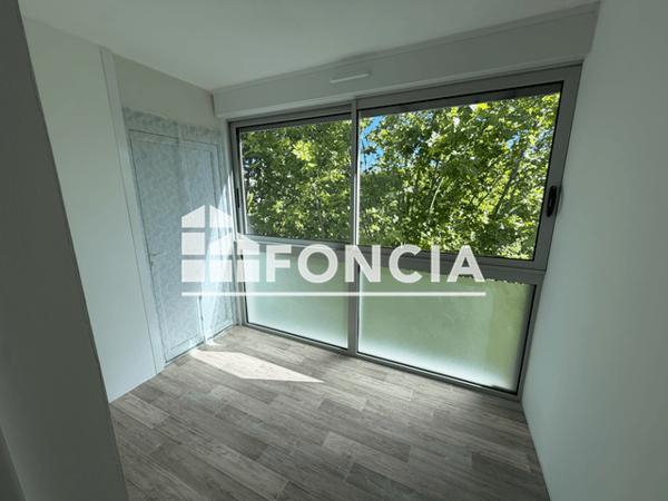 Location Appartement 4 pièces 83.81 m² - 17 RUE BEAUMARCHAIS Cenon 33150