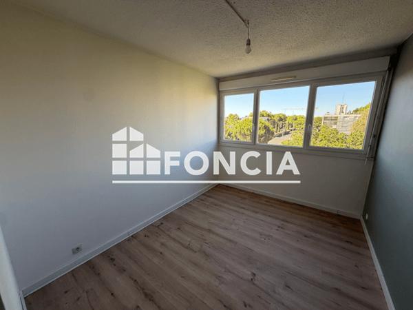 Location Appartement 4 pièces 83.81 m² - 17 RUE BEAUMARCHAIS Cenon 33150