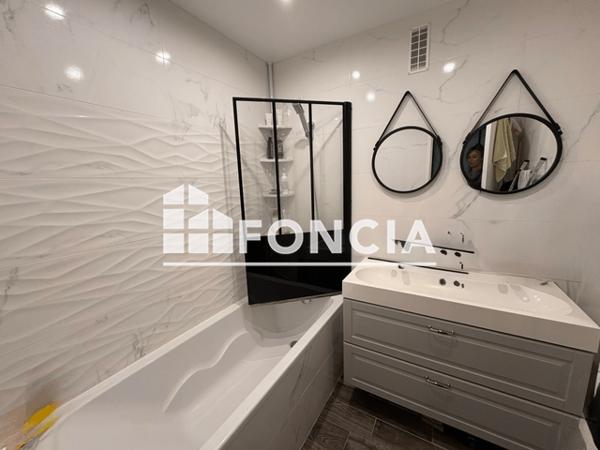 Location Appartement 4 pièces 83.81 m² - 17 RUE BEAUMARCHAIS Cenon 33150