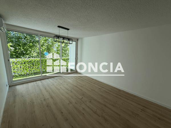 Location Appartement 4 pièces 83.81 m² - 17 RUE BEAUMARCHAIS Cenon 33150