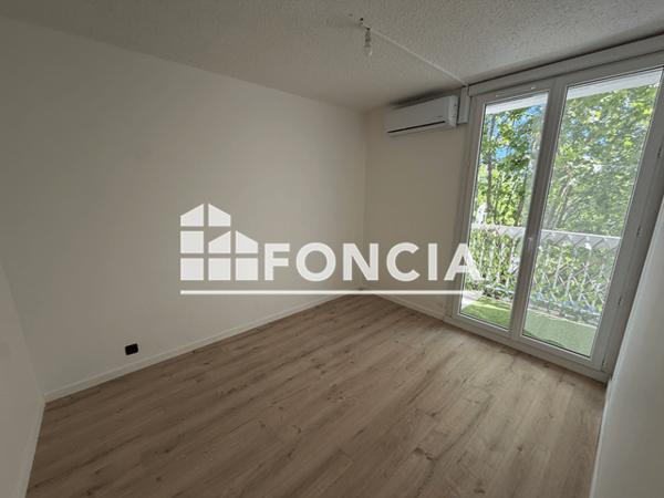 Location Appartement 4 pièces 83.81 m² - 17 RUE BEAUMARCHAIS Cenon 33150