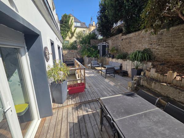 Quimper (29000) Appartement T4 rénové avec terrasse privative exceptionnelle de 37 m² – Exposition Sud