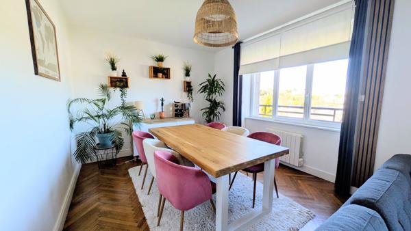 Quimper (29000) Appartement T4 rénové avec terrasse privative exceptionnelle de 37 m² – Exposition Sud