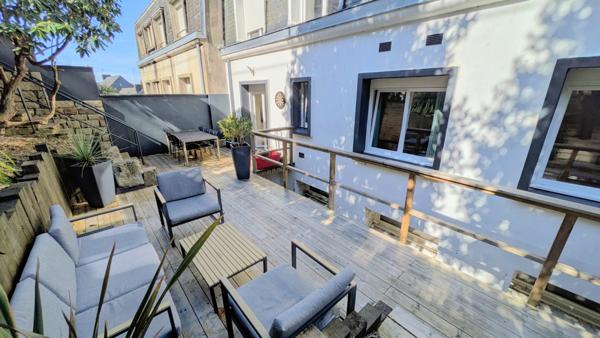 Quimper (29000) Appartement T4 rénové avec terrasse privative exceptionnelle de 37 m² – Exposition Sud