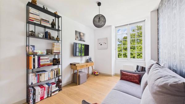 APPARTEMENT DE CHARME DANS UN CHÂTEAU — JARDIN PRIVATIF & ÉLÉGANCE HISTORIQUE