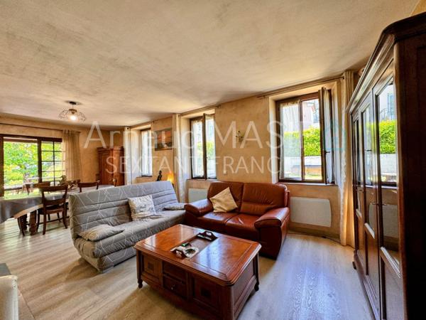 MAISON D'EPOQUE, BEAUX VOLUMES, JARDIN, TERRASSE, GARAGE